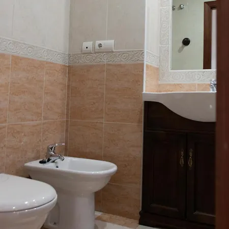 Atenea Centro Con Garaje Gratuito Апартаменти *