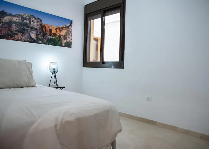 Atenea Centro Con Garaje Gratuito Апартаменты