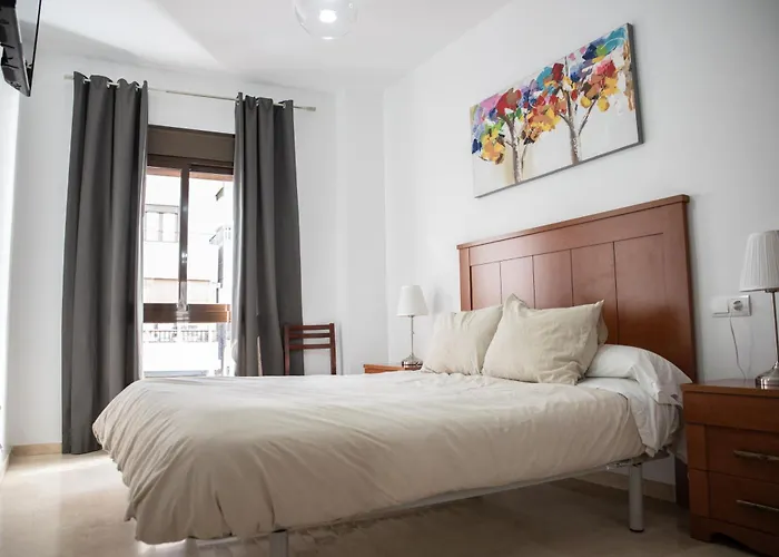 Atenea Centro Con Garaje Gratuito Апартаменты *